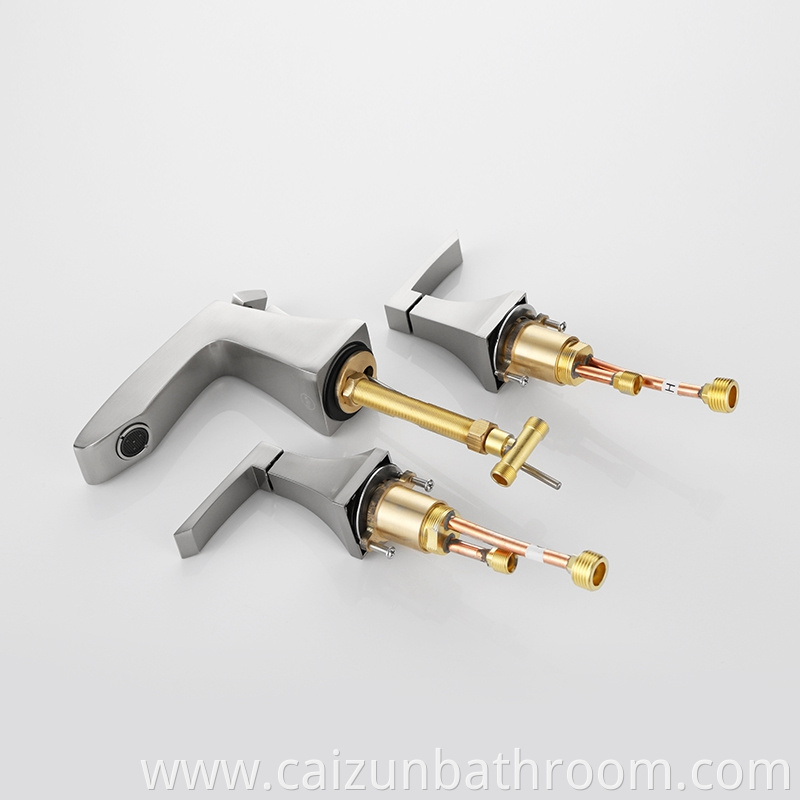 Brushed Widespread Bathroom Faucet